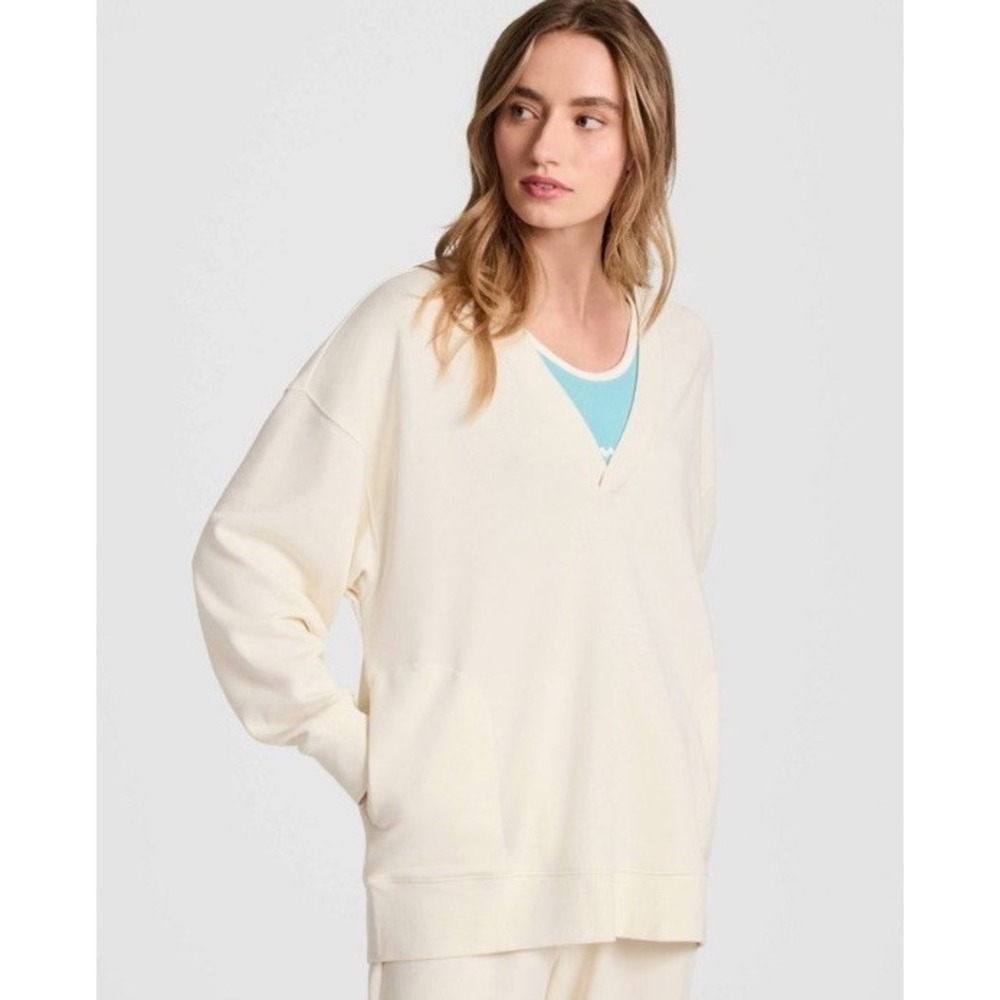 Champion Women's Size Small Long Sleeve V-Neck French Terry Pullover Cream